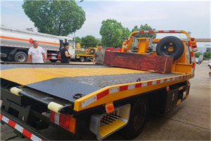 叠彩附近拖车电话号码服务